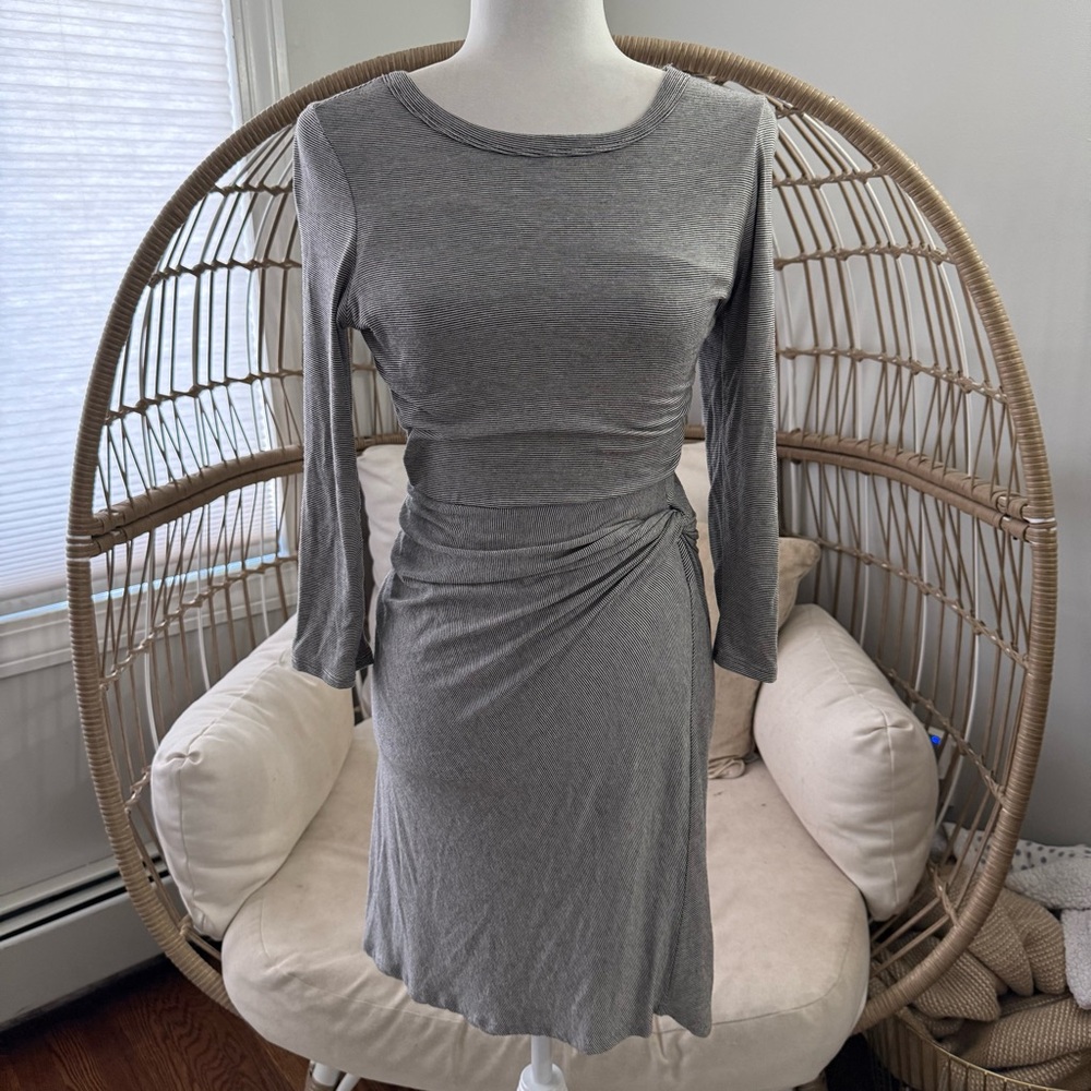 Amadi Gray Stripe Ruched Midi Dress XS Anthropologie Stretch Knit USA‎